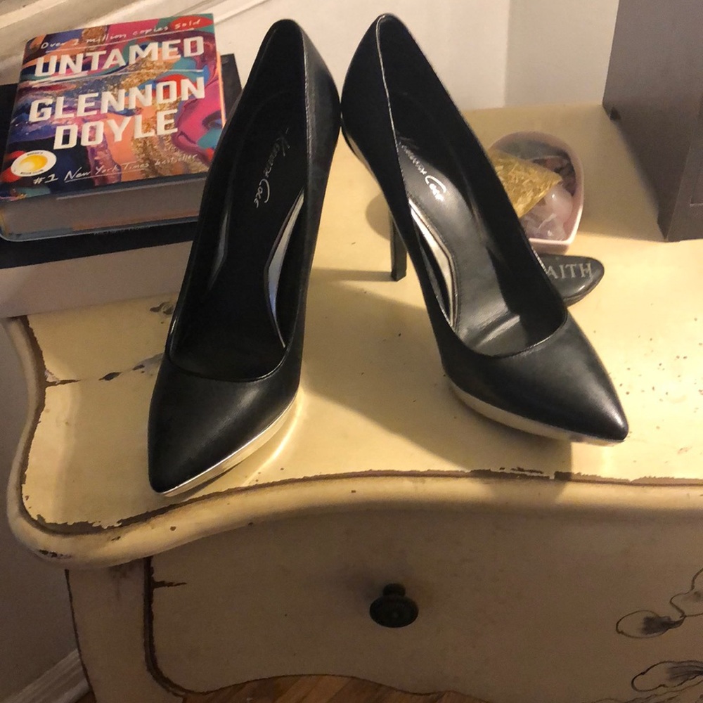 Kenneth Cole black heels